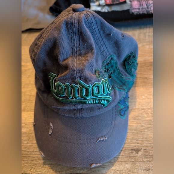 London hat (Like New) - Picture 2 of 11